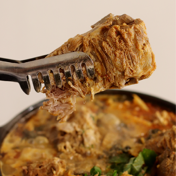 [언제나] 감자탕 1kg 2인분 / 국내산 우거지 듬뿍 / 살코기 국물요리 청푸드 : 청푸드마켓