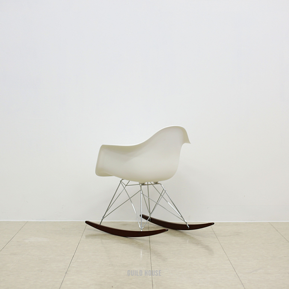 [비트라] Vitra Eames Rocking Armchair (White) : 길드하우스