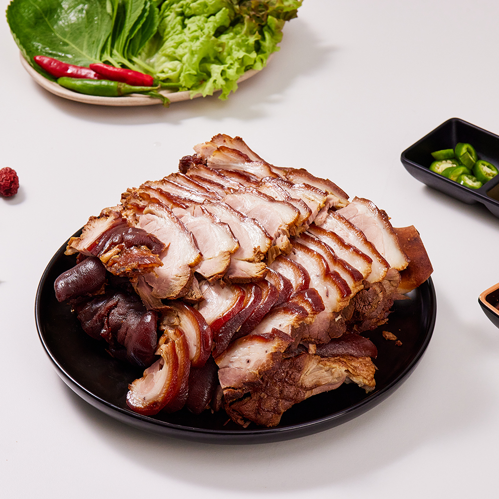 [성북오향족발] 국내산 한방 통족발 1.5kg (대 3-4인용) 쫀득쫄깃 술안주 왕족발 : 나를위한식탁