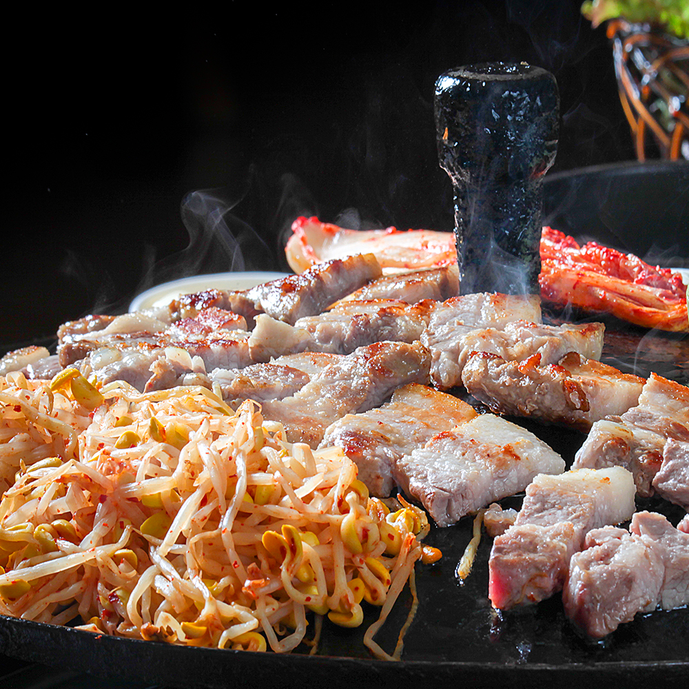 솔밭생수식당 한돈 암퇘지 구이용 냉장 생삼겹살 캠핑삼겹살 밀키트 300g : 솔밭생수