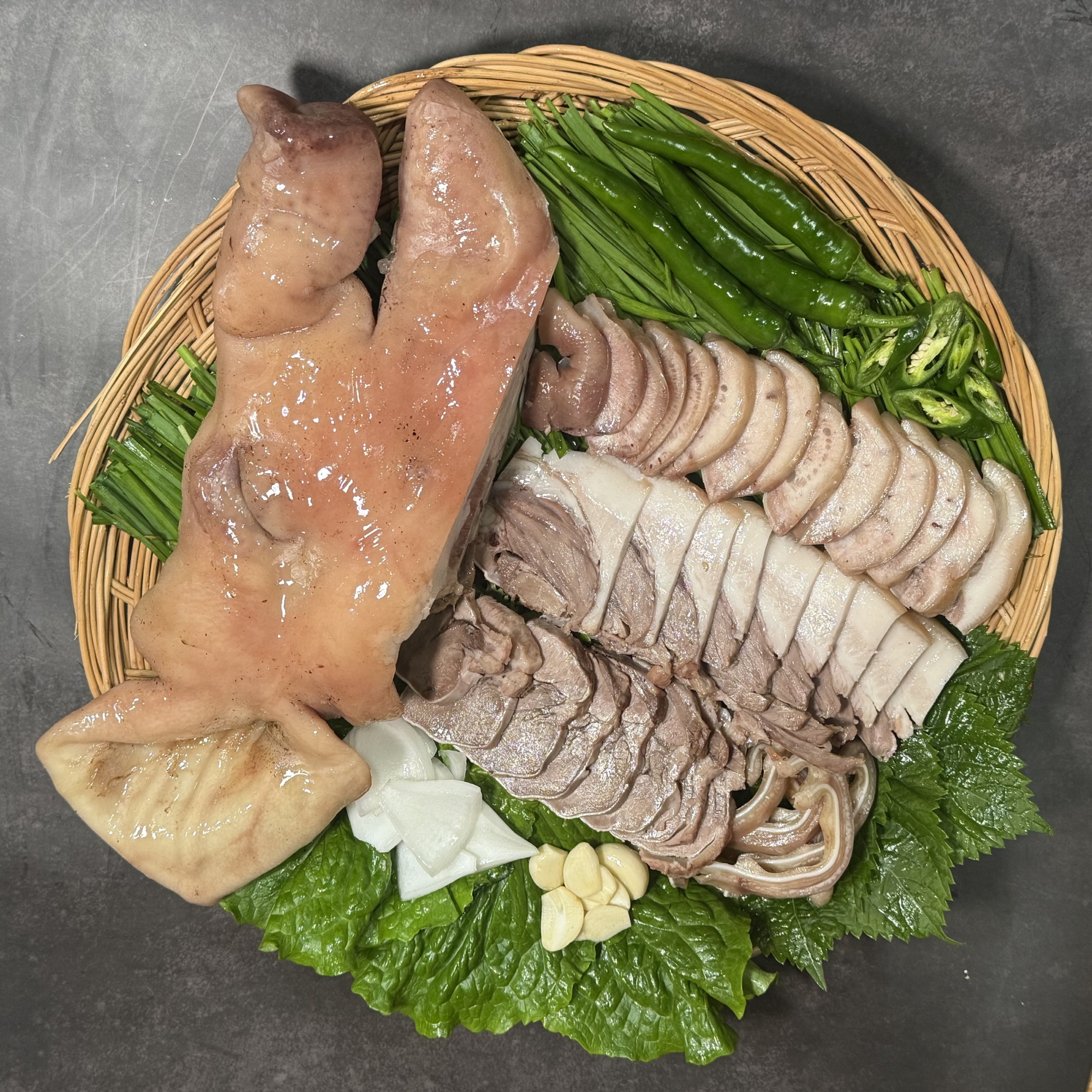 [1kg] 슬라이스고기 돼지머릿고기 편육 분식 돼지부속 돼지내장 국밥재료 : 열정익스프레스