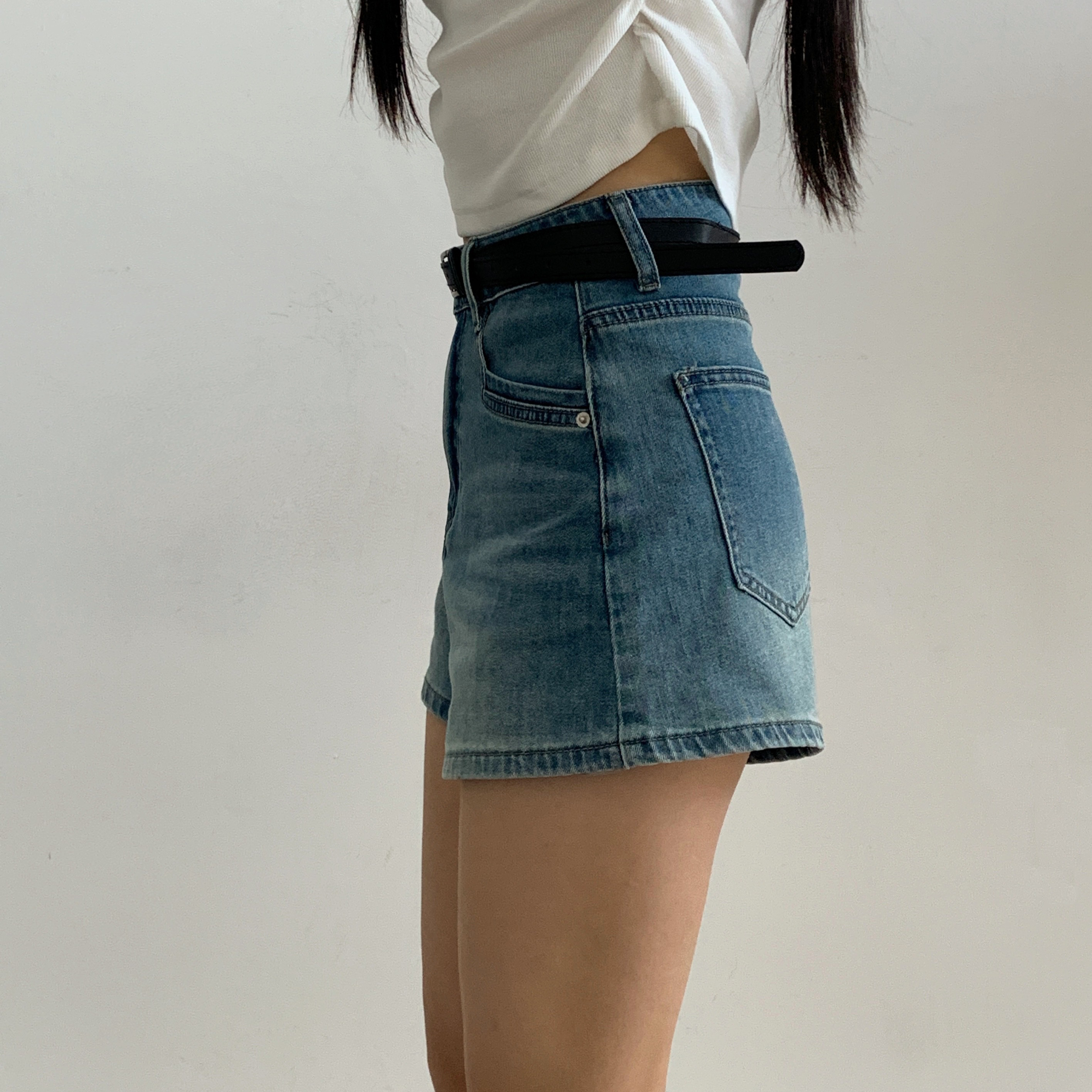 [ 공휴일배송] 친구들이 다 물어봄❓ [썸머핏] 시원한 블루 워싱 데님 숏팬츠 : 아우아AUA