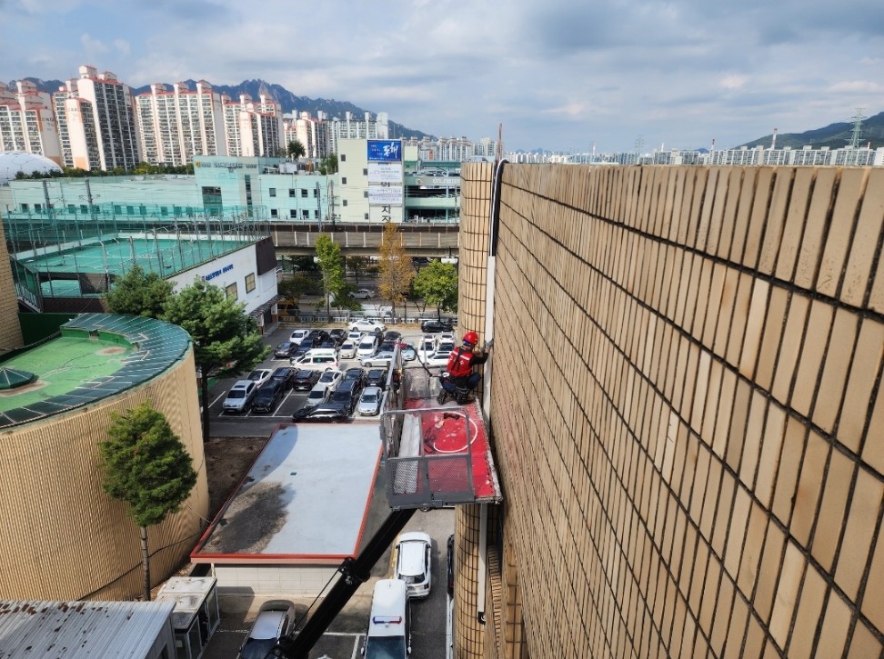 수도권 에어컨청소 LG,삼성,캐리어 벽걸이 스탠드 천장형시스템 완전 분해세척 : 투인케어