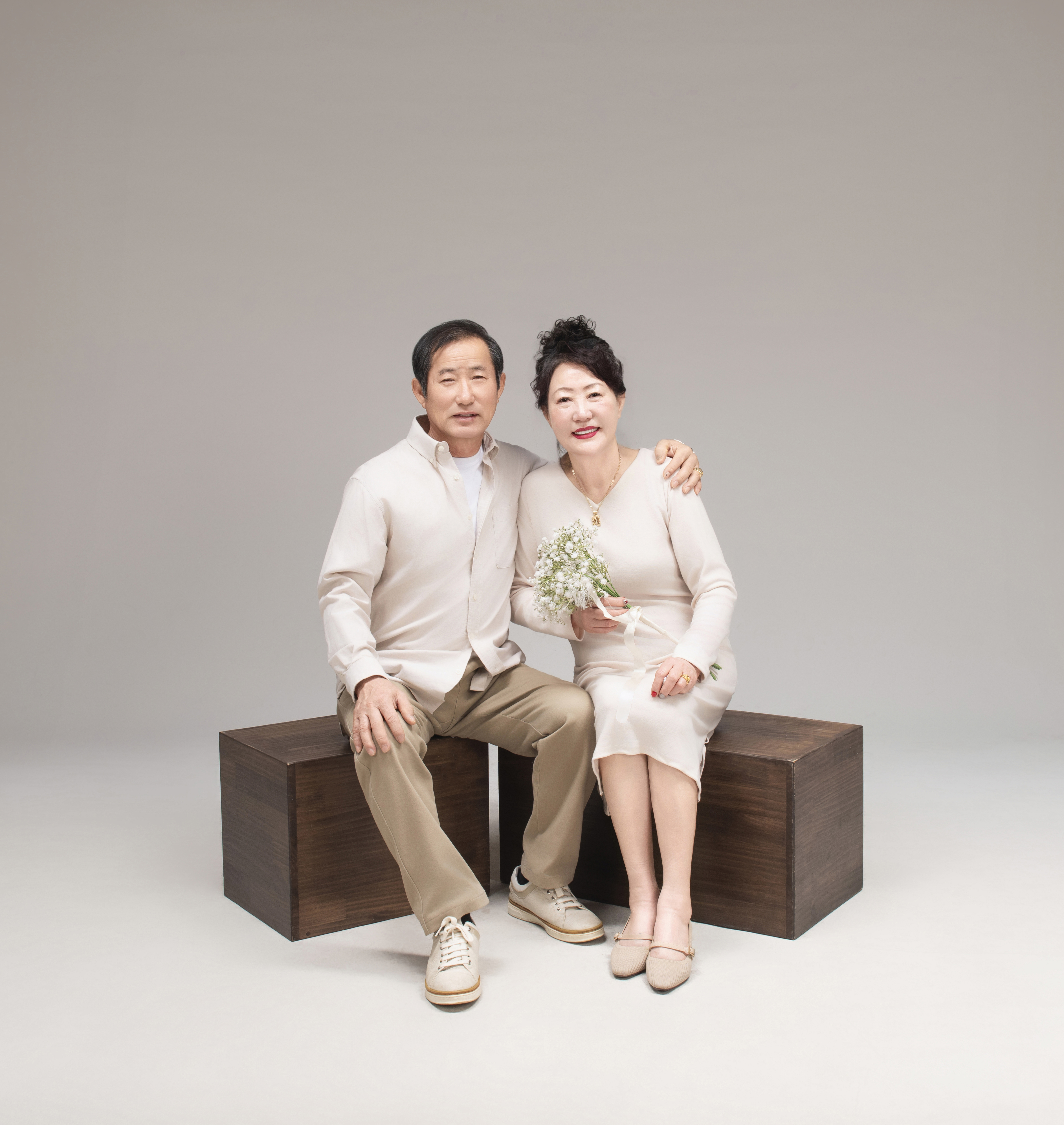 일산 리마인드웨딩 파주 스튜디오 가족사진드레스대여 헤어메이크업 촬영 컨셉스튜디오 : 첼로사진 예술원